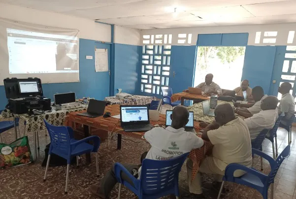 Professionnels de santé en formation sur la plateforme et les équipements MedConnect